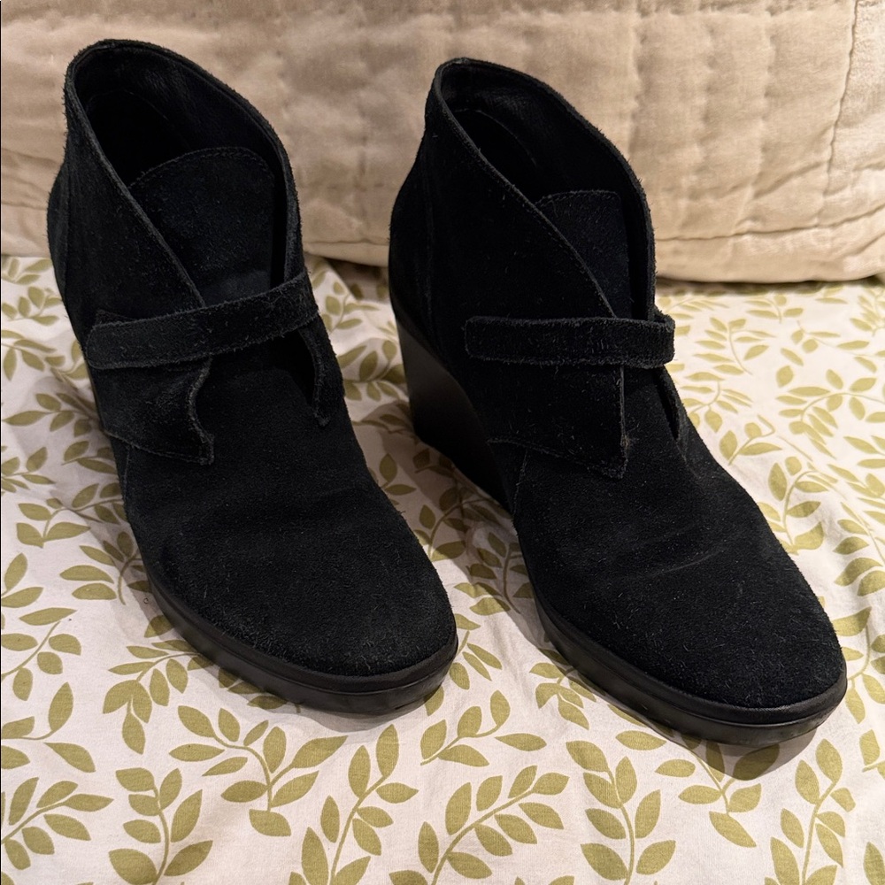 Tsubo Black Suede Wedge Ankle Boots